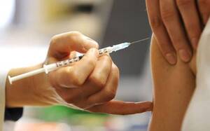 Ιλαρά Ένας στους Δύο Ευρωπαίους Φοβάται τα Εμβόλια Y1