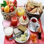 Μελέτες έχουν δείξει πως η κατανάλωση πρωινού δεν σχετίζεται με την πρόσληψη κιλών