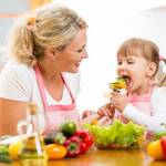 Πως θα μάθει το παιδί να τρώει σωστά;