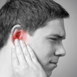 Οι αιτίες για να έχουμε βουλωμένα αυτιά ποικίλλουν και μπορεί να είναι από κάτι απλό έως κάτι ιδιαίτερα ανησυχητικό. 