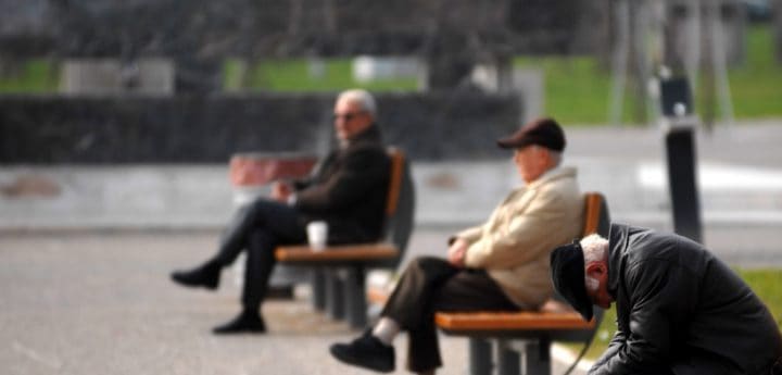 Η Ελλάδα είναι μεταξύ εκείνων για τις οποίες εκπέμπει S.O.S. καθώς η γήρανση είναι ταχύτατη και ο πληθυσμός σε ηλικία εργασίας προβλέπεται να συρρικνωθεί αισθητά έως το 2060.