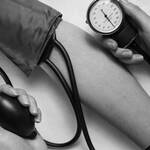 Η χαμηλή πίεση του αίματος μπορεί να προκαλέσει εγκεφαλικά επεισόδια, καρδιακές προσβολές και νεφρική ανεπάρκεια.