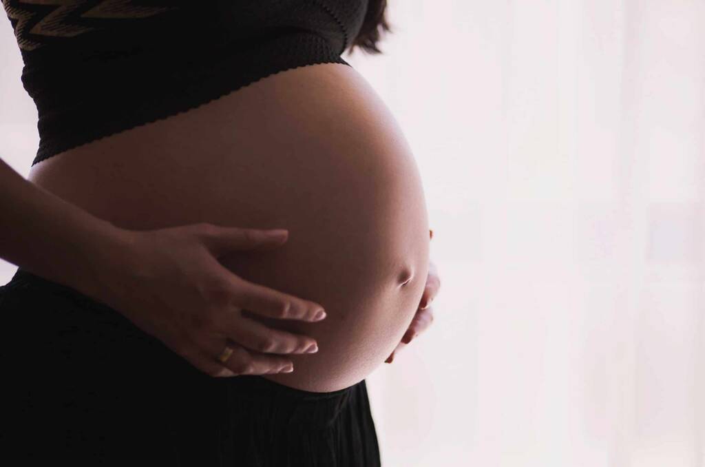 Ποια Στάση στο Σεξ Είναι Κατάλληλη για Κάθε Τρίμηνο της Εγκυμοσύνης