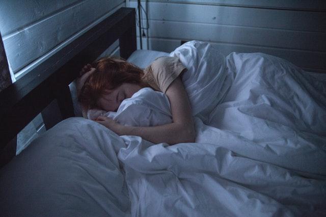 Οι Φάσεις του Ύπνου και Συμβουλές για να Κοιμάστε Καλύτερα