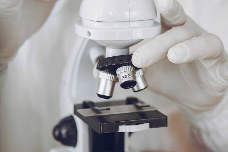 Η Σχέση της Μεταδοτικότητας του SARS-CoV-2 με την Υγρασία και τη Θερμοκρασία