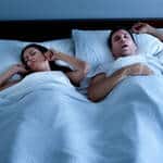 Τα Ζευγάρια που Κοιμούνται στο Ίδιο Κρεβάτι Συγχρονίζουν τις Συνήθειες του Ύπνου τους.