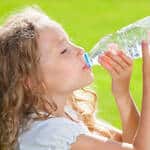 Οι περισσότεροι άνθρωποι πίνουν λιγότερο νερό από αυτό που χρειάζεται ο οργανισμός τους.