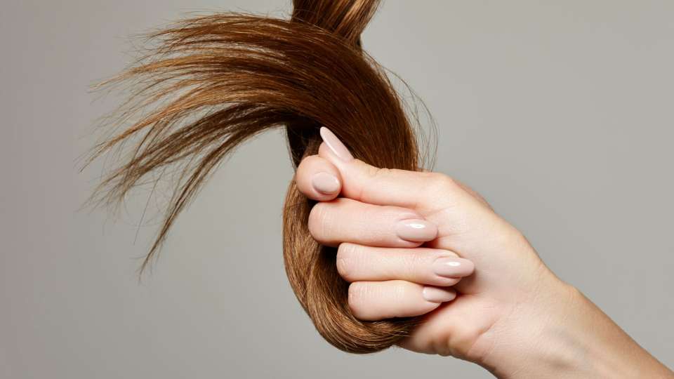 Πώς τα Μαλλιά Μαρτυρούν την Κατάσταση της Υγείας σας