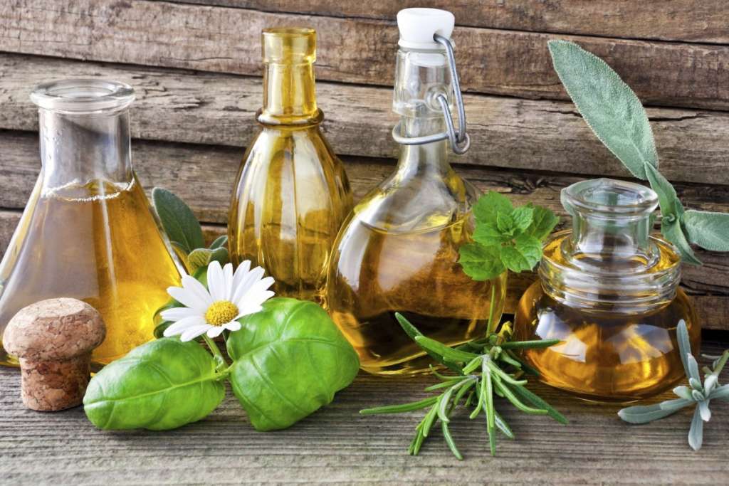 Εξαφανίστε τα Σημάδια της Ακμής με Αιθέρια Έλαια