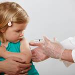 Όλα Όσα Πρέπει να Γνωρίζετε για το Εμβόλιο της Μηνιγγίτιδας
