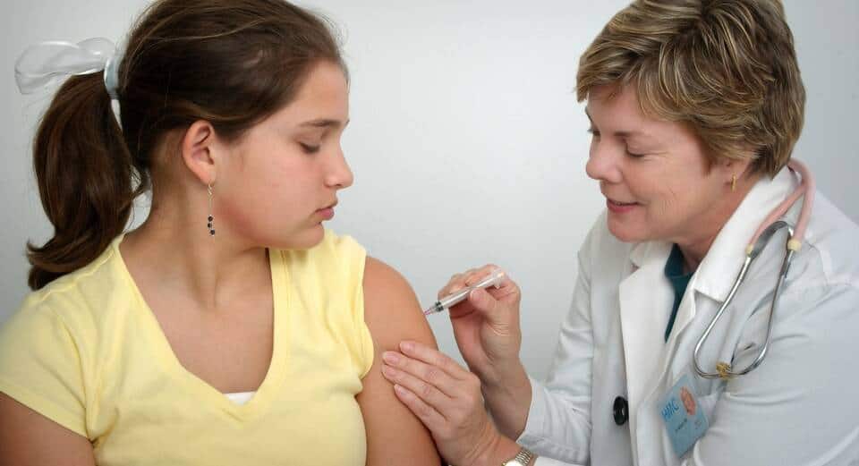 Τα εμβόλια θεωρούνται ένας παραδοσιακός τρόπος πρόληψης των ασθενειών στη δυτική ιατρική.