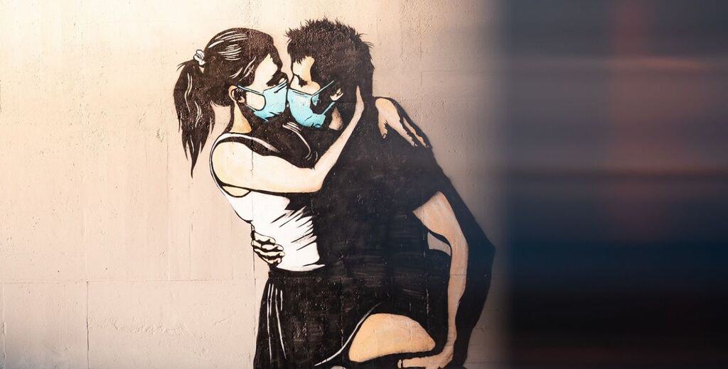 Όχι Φιλιά και Χρήση Μάσκας στη Διάρκεια του Σεξ