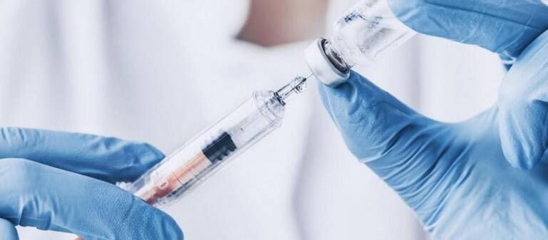 Δεν Απαιτείται Έλεγχος για COVID-19 Πριν από τον Αντιγριπικό Εμβολιασμό