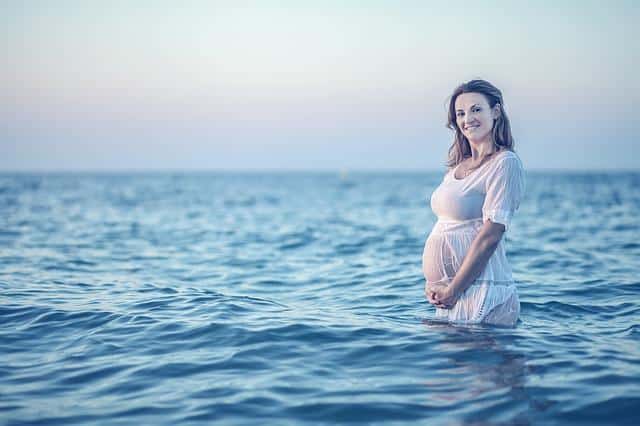 Εγκυμοσύνη και Θάλασσα – Τι Πρέπει να Προσέξετε