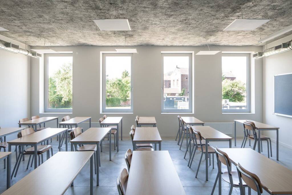 Τα Ανοικτά Παράθυρα στις Σχολικές Τάξεις Μειώνουν έως 40% τα Σταγονίδια με Κορωνοϊό στον Αέρα