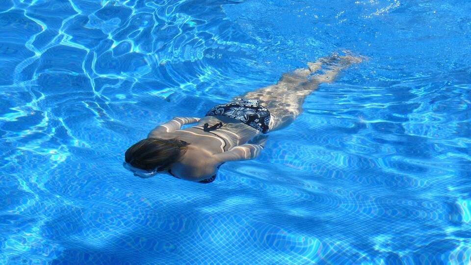 Το κολύμπι είναι μία πολύ δημοφιλής δραστηριότητα που έχει συνδεθεί κυρίως με τους καλοκαιρινούς μήνες.