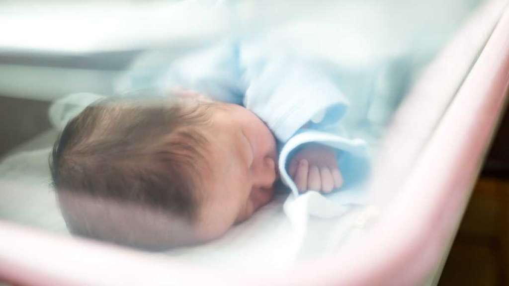 Η Σοβαρή Λοίμωξη COVID-19 Εμφανίζεται Πολύ Σπάνια σε Μωρά