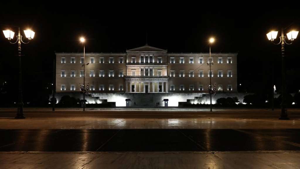 Περιορισμός Μετακινήσεων σε Όλη την Ελλάδα από τις 9 το Βράδυ έως τις 5 το Πρωί