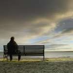 Έντονο Αίσθημα Μοναξιάς Βιώνουν οι Νεαροί Ενήλικες