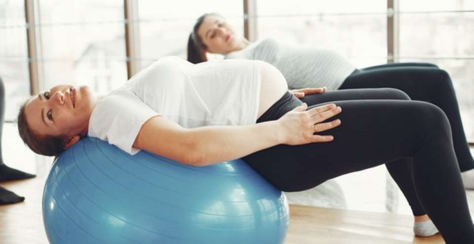 Σε γενικές γραμμές, η άσκηση κατά τη διάρκεια της εγκυμοσύνης όχι μόνο επιτρέπεται αλλά παροτρύνεται κιόλας από τους ειδικούς.