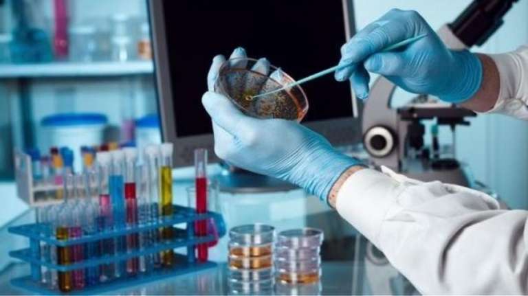 Το Εμβόλιο κατά της Covid-19 των Sanofi και GSK δεν θα Κυκλοφορήσει πριν το Τέλος του 2021