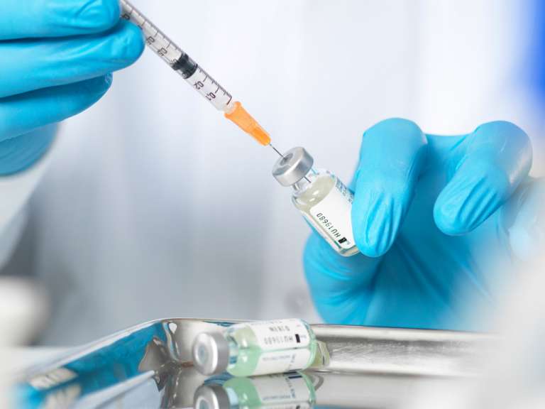 Τον Εμβολιασμό των Ατόμων που δεν Μπορούν να Μετακινηθούν Αναλαμβάνουν Κινητές Ομάδες