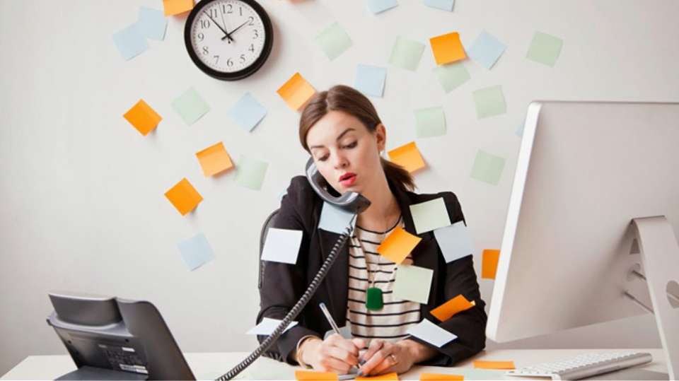 Άγχος στην Εργασία: Ποιοι Είναι οι Παράγοντες Κινδύνου και πώς να τους Αποφύγετε;
