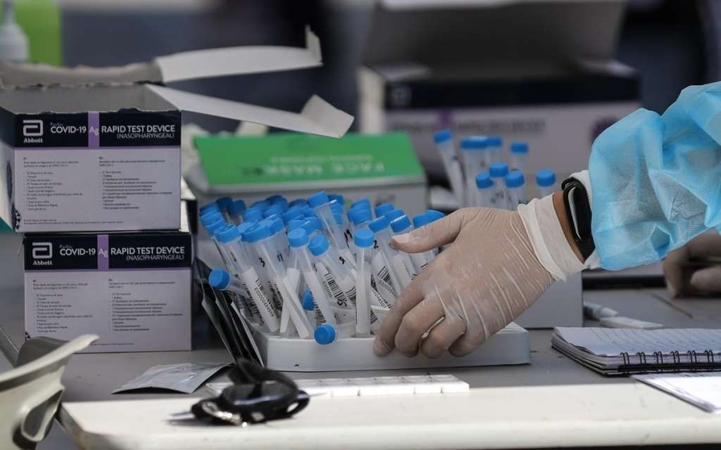 Σε Μαθητές Λυκείου και Εκπαιδευτικούς θα Διατεθούν σε Πρώτη Φάση τα Self Tests