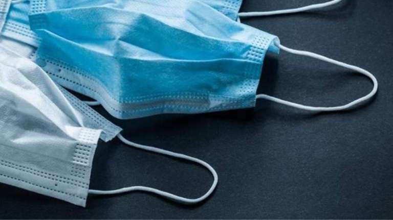 Οι Χειρουργικές Μάσκες Προστατεύουν Καλά από τον Κορωνοϊό Αλλά οι Πλαστικές Προσωπίδες Καθόλου