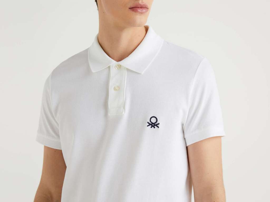 Πώς να Φορέσεις Σωστά Ένα Λευκό Polo