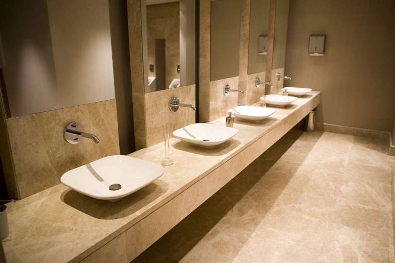 Μικρός ο Κίνδυνος να Κολλήσει Κανείς Κορωνοϊό σε Δημόσια Τουαλέτα