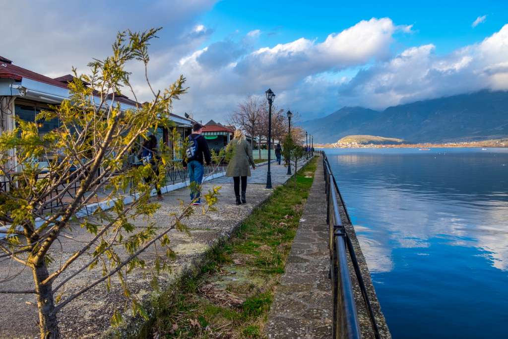 5 Λίμνες της Ελλάδας που Αξίζει να Επισκεφθείτε