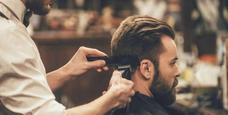 Τα Καλύτερα Κουρέματα για Άνδρες με Αραιά Μαλλιά