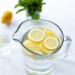 Πιείτε τα πρωινά νερό με λεμόνι για περισσότερα οφέλη