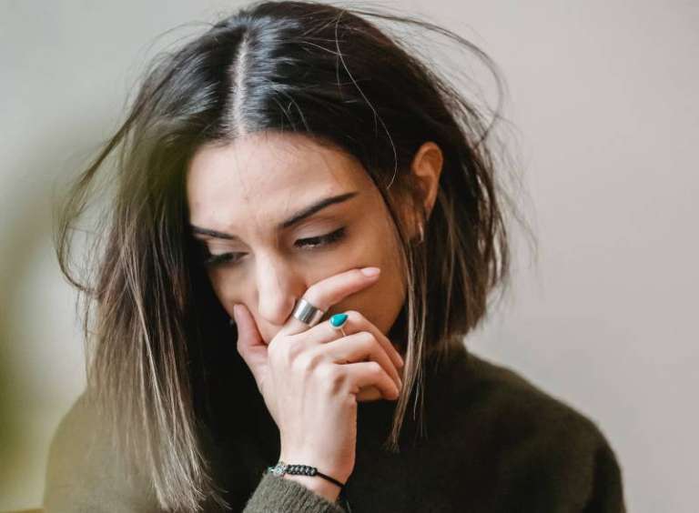 Αρνητικές Σκέψεις και Ύπνος – Τι να Κάνετε