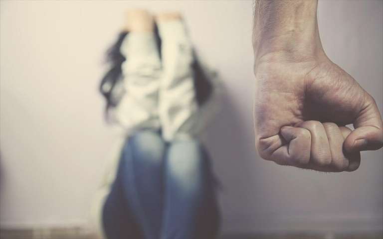 Το 27% των Γυναικών στον Κόσμο Έχει Βιώσει Σωματική και Σεξουαλική Βία