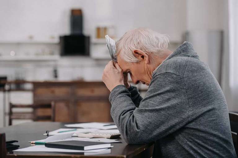 Αυξημένος ο Κίνδυνος Εμφράγματος για τους Οικονομικά Ασθενέστερους Ηλικιωμένους