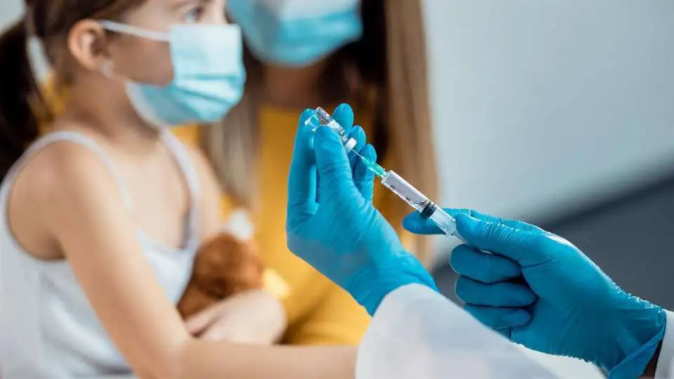 Λιγότερο Αποτελεσματικό στα Παιδιά 5 - 11 Ετών το Εμβόλιο της Pfizer