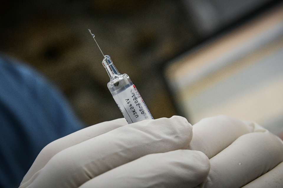 Covid-19: «Προσαρμοσμένα» Εμβόλια Αναμένονται τον Σεπτέμβριο