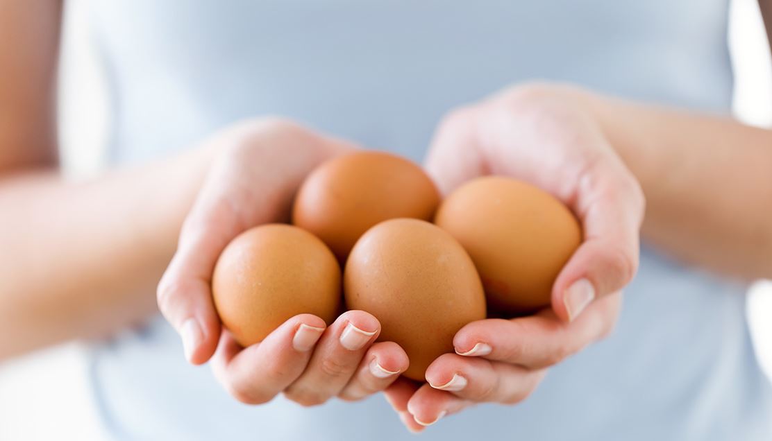 Τα αυγά περιέχουν αρκετές βιταμίνες και μέταλλα που είναι απαραίτητα στοιχεία μιας υγιεινής διατροφής.