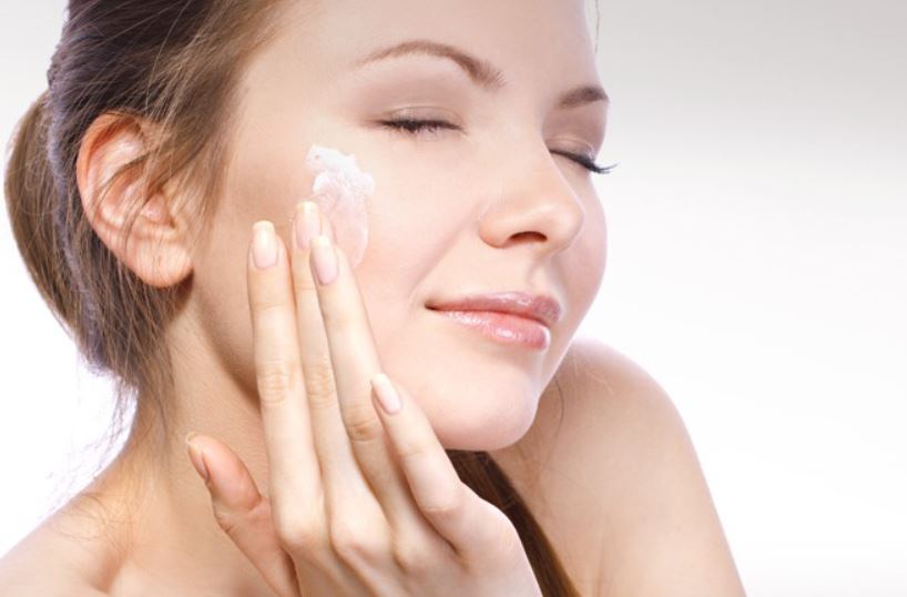 Το κακάο μπορεί να βελτιώσει την υφή του δέρματός σας και να του δώσει μια λαμπερή όψη.