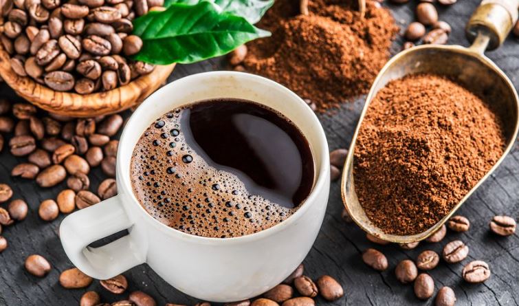 Η καφεΐνη είναι γενικά ασφαλής σε μέτριες ποσότητες για υγιείς ενήλικες.