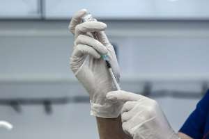 Σήμερα οι Πρώτοι Εμβολιασμοί Αναμνηστικής Δόσης με τα Επικαιροποιημένα Εμβόλια