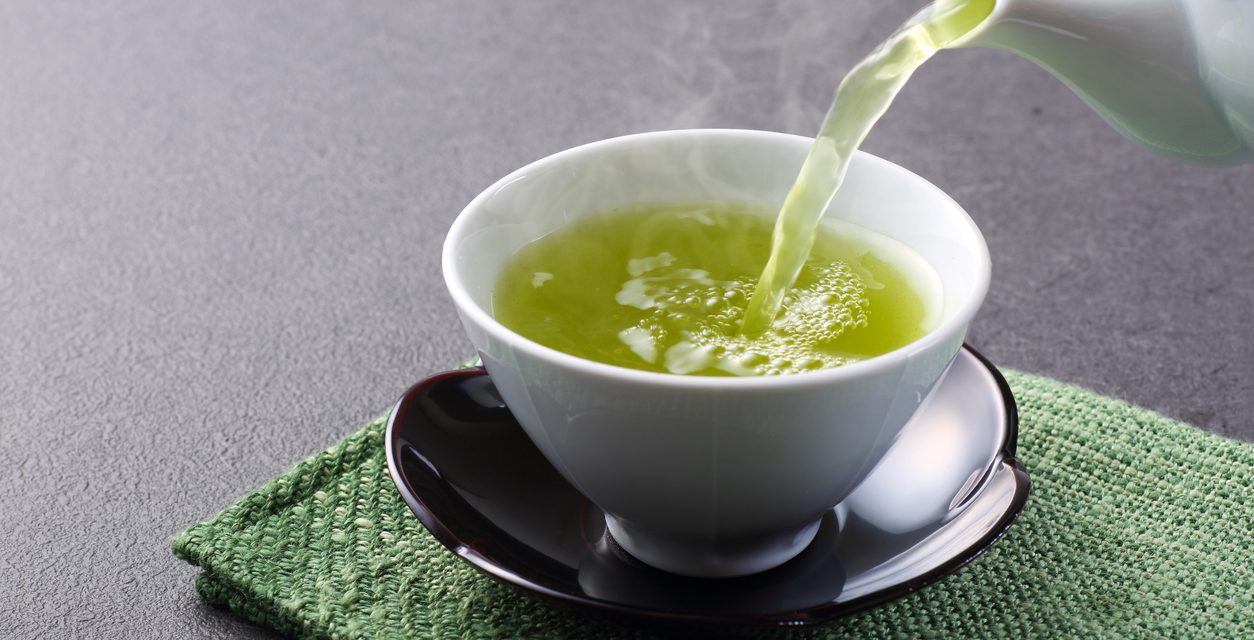 Το πράσινο τσάι μπορεί να έχει μια ήπια γεύση στο στόμα.