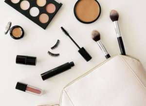 Τα Απαραίτητα Καλλυντικά σε Κάθε Ταξίδι!