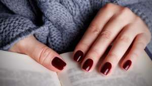 Κορυφαία Χρώματα στα Νύχια για τον Χειμώνα