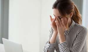 Σημάδια ότι Κουράζετε τα Μάτια σας