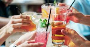 Αυξημένος ο κίνδυνος εγκεφαλικού για τους νέους που καταναλώνουν πολύ αλκοόλ