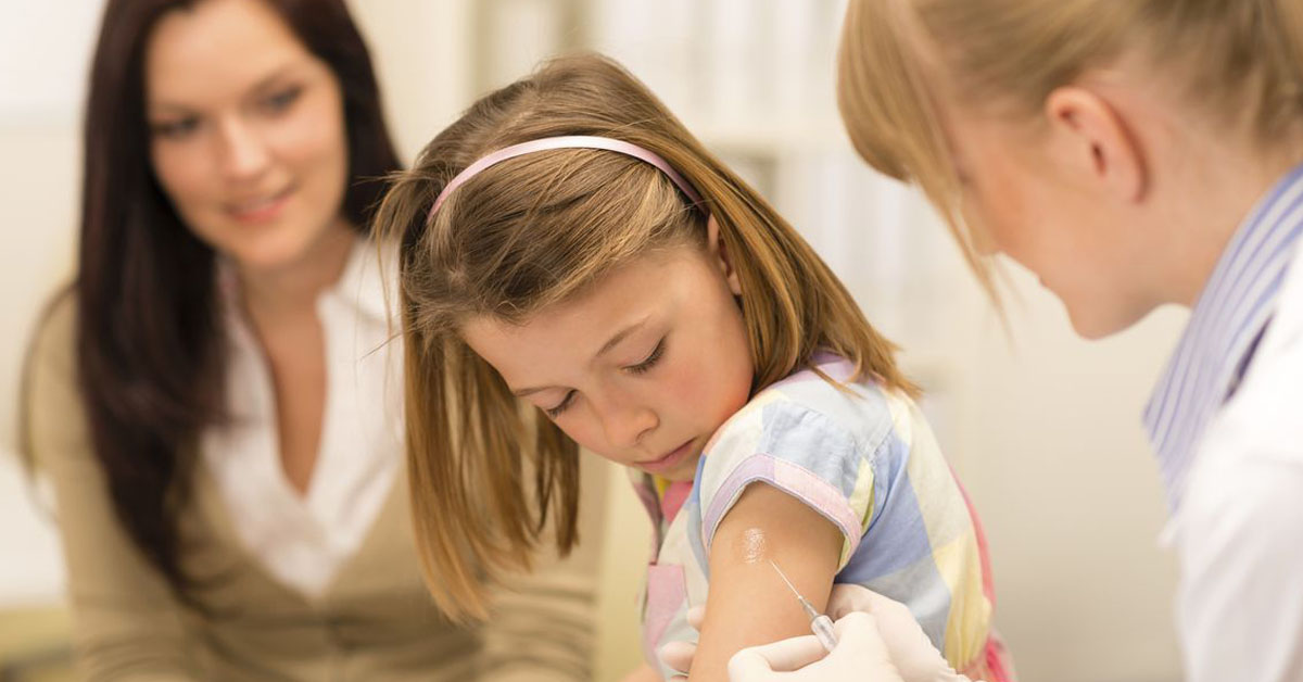 Οι εμβολιασμοί προστατεύουν τα παιδιά από διάφορες θανατηφόρες ασθένειες (πολιομυελίτιδα, τέτανος κ.α.) μειώνοντας σημαντικά την επικίνδυνη μεταδοτικότητα
