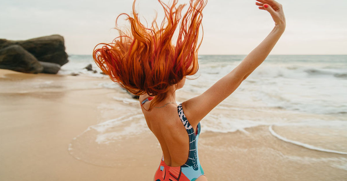 Τα μαλλιά ως ζωντανός οργανισμός που το καλοκαίρι φθείρεται με ζέστη και έκθεση σε UV ακτινοβολία χρειάζεται εντατική περιποίηση όπως και το δέρμα